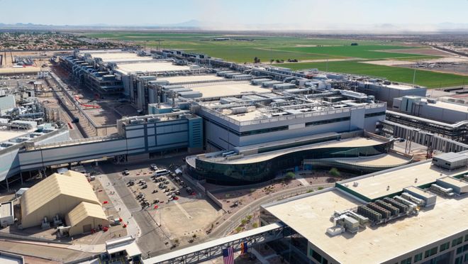 华人CEO打响关键一战英特尔杀回来了CQ9电子全球首款18nm芯片亮相!(图3) 华人CEO打响关键一战英特尔杀回来了CQ9电子全球首款18nm芯片亮相!(图3)