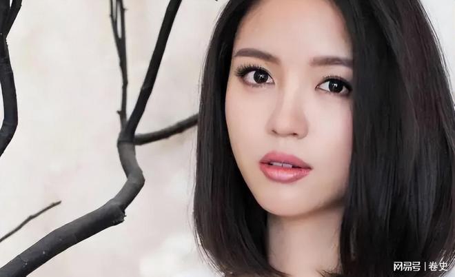 豪门怀孕6个月上春晚站C位真人生赢家CQ9传奇电子艳压奚梦瑶拒嫁30亿(图5)