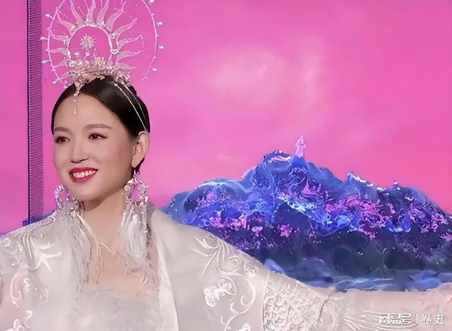 豪门怀孕6个月上春晚站C位真人生赢家CQ9传奇电子艳压奚梦瑶拒嫁30亿(图11)