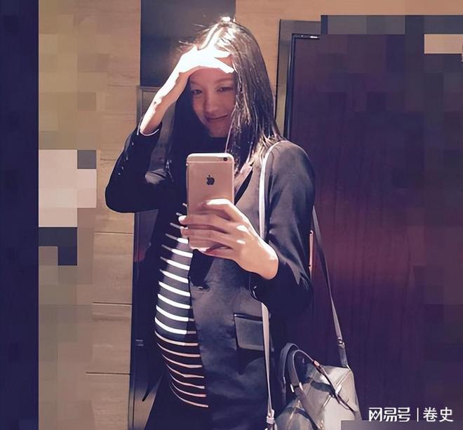 豪门怀孕6个月上春晚站C位真人生赢家CQ9传奇电子艳压奚梦瑶拒嫁30亿(图6)